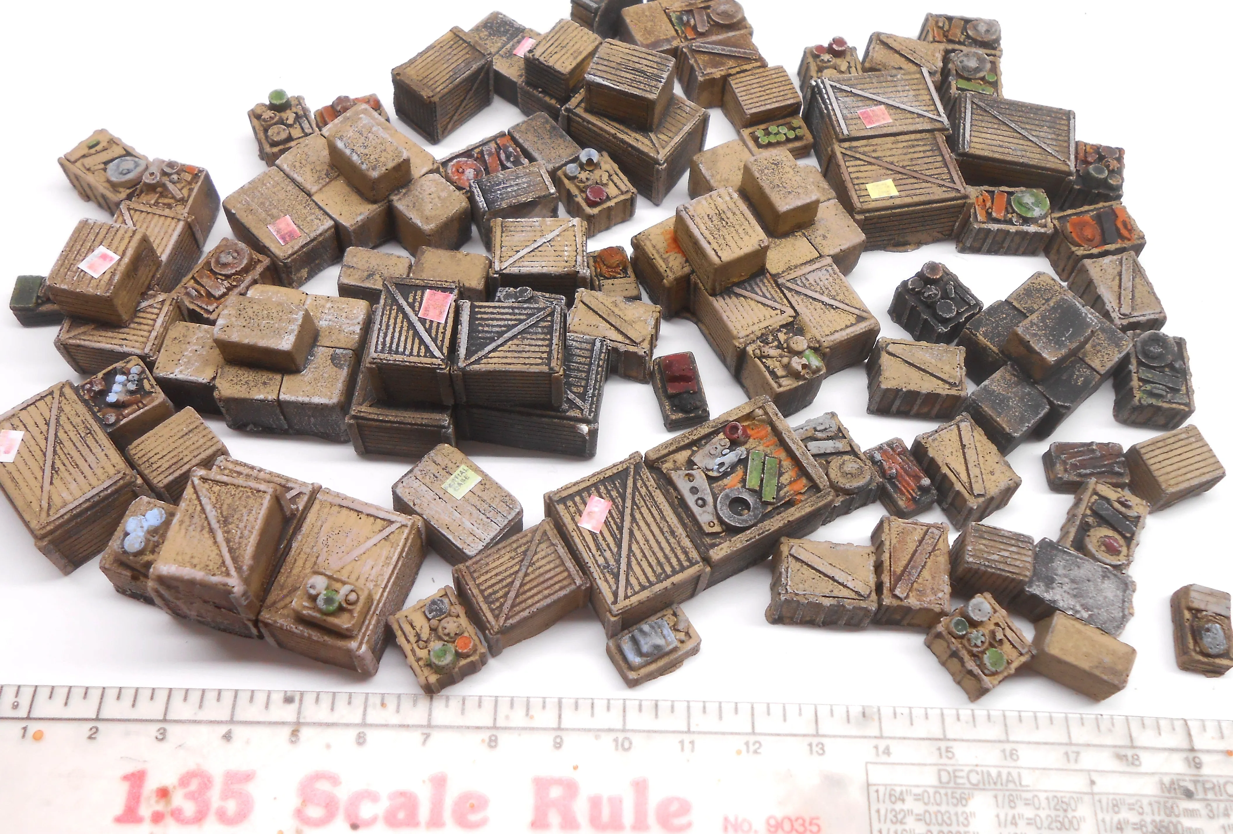 CLUTTER AND CRATES - DP32