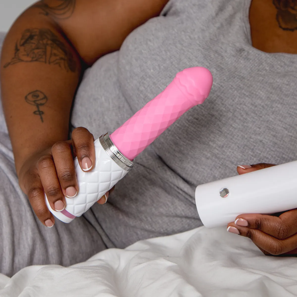 Pillow Talk Feisty Thrusting Dildo